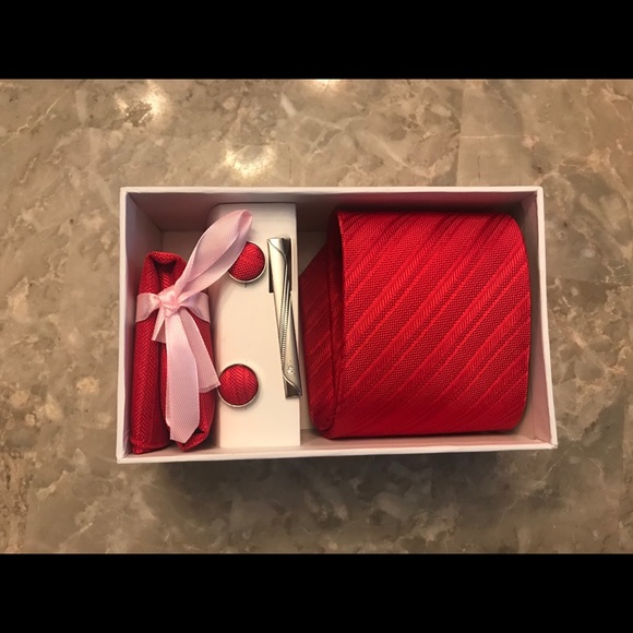 Men’s red 4 piece tie sets - Picture 1 of 3